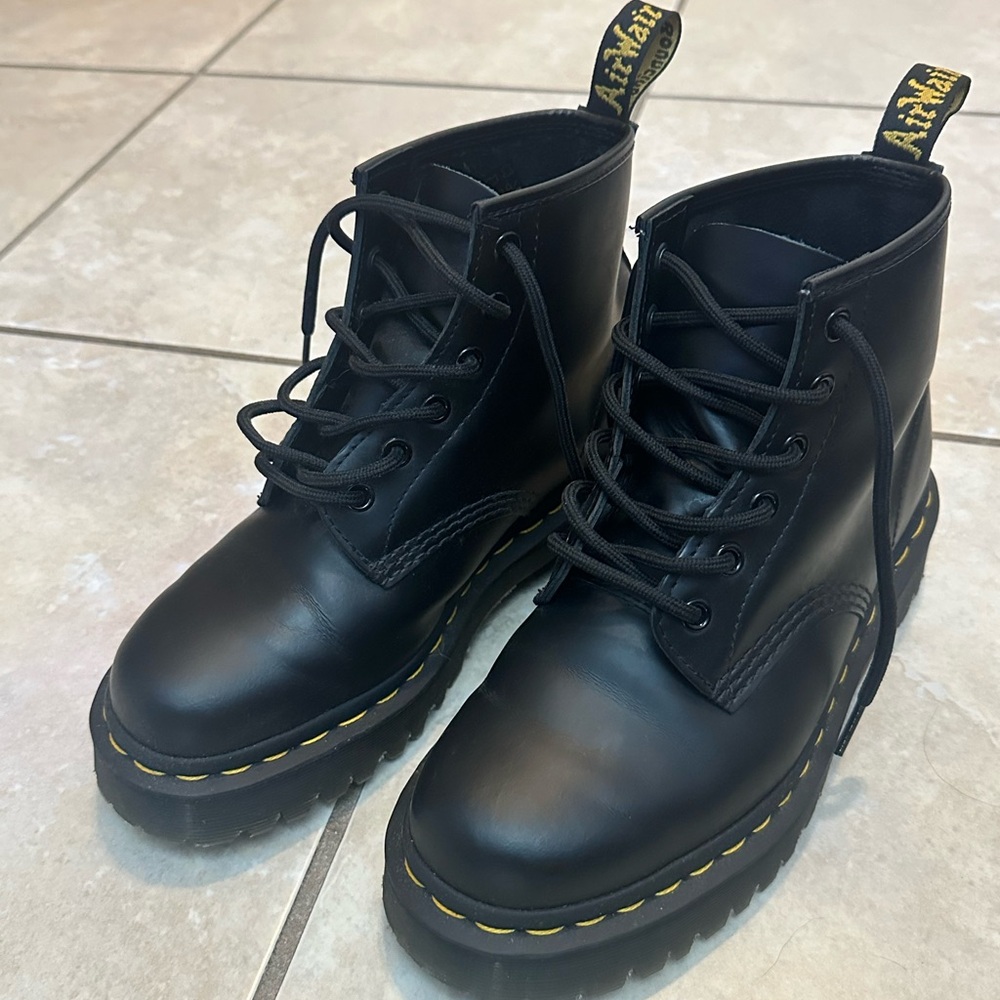 Dr. Martens 101 Bex Boots